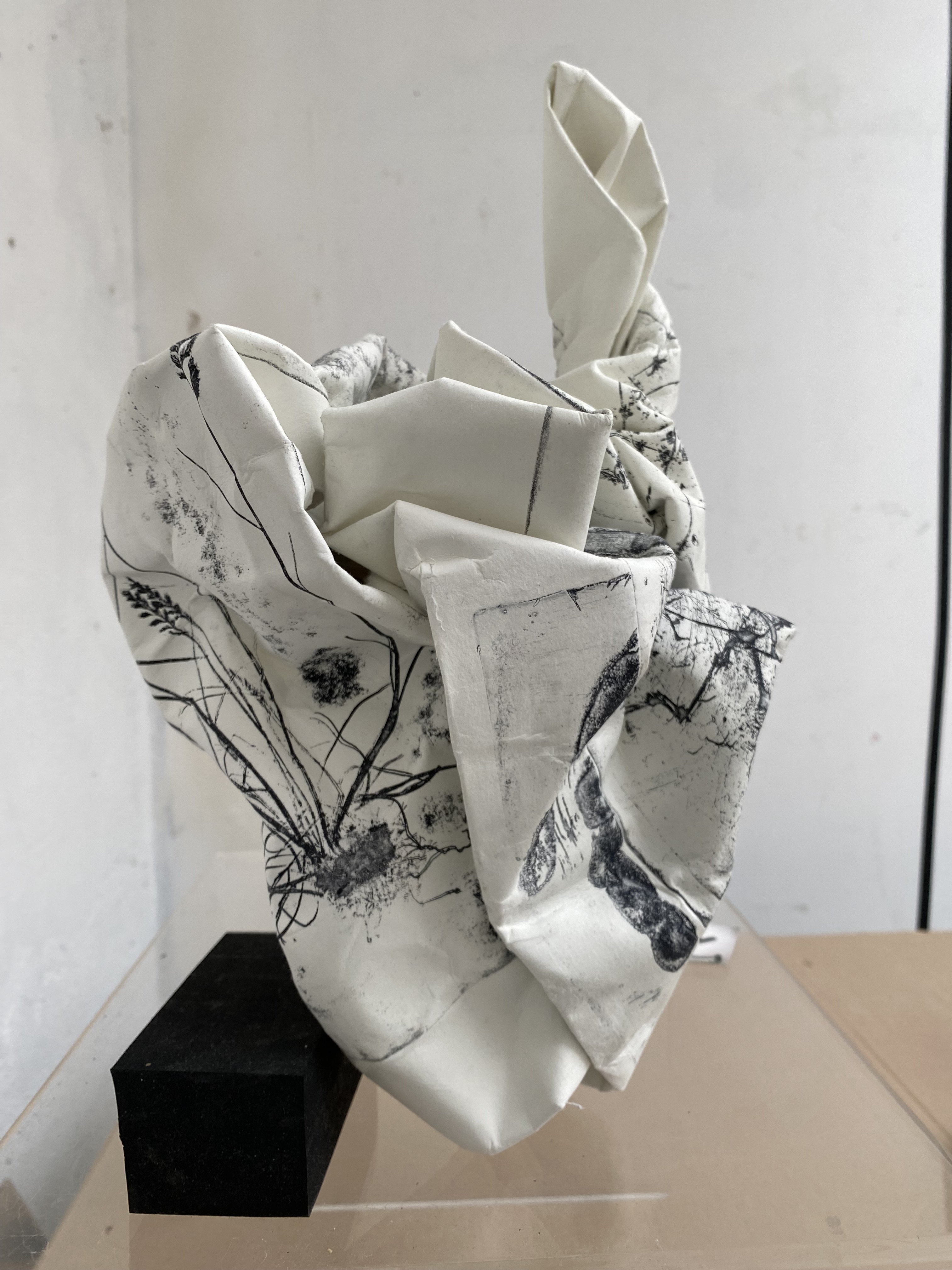 Paper statue from Vernis Mou collage with Life drawing lining